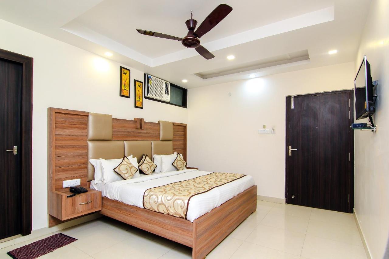 Oyo 13932 Hotel Pushpanjali Kanpur Dış mekan fotoğraf