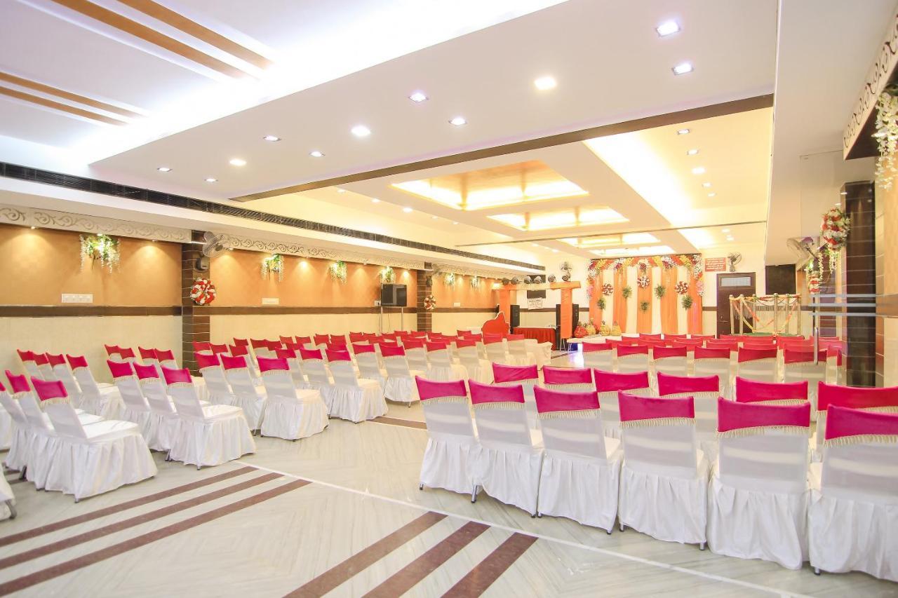Oyo 13932 Hotel Pushpanjali Kanpur Dış mekan fotoğraf